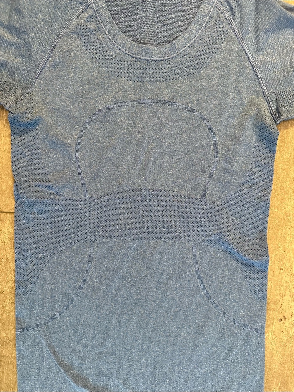 Lululemon Swiftly Tech Short Sleeve Crew  Limitless Blue Size 6 EUC - Picture 3 of 5